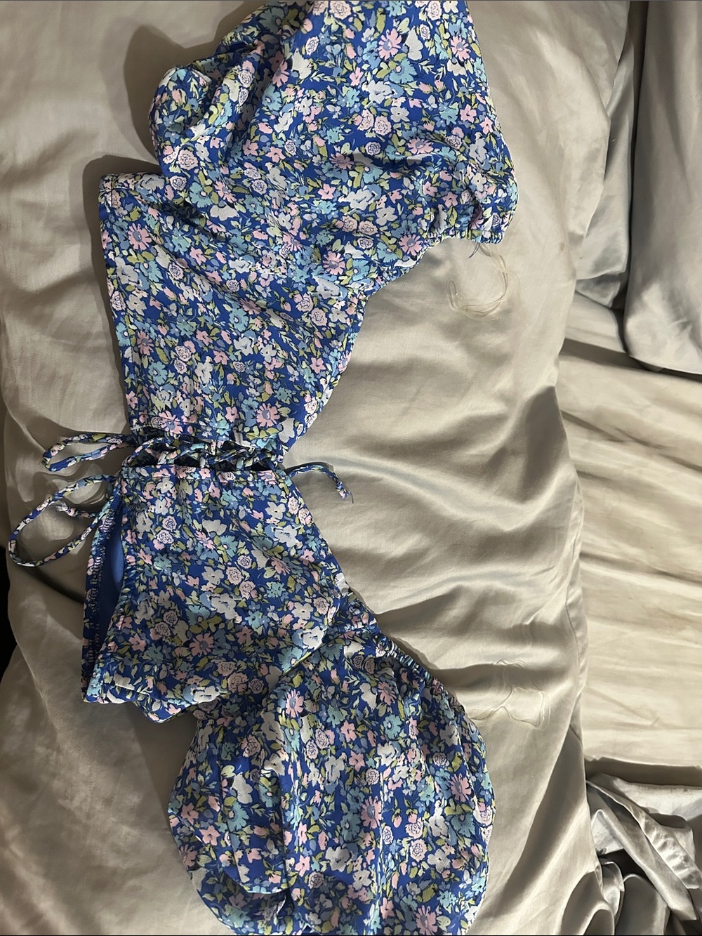 Blue Floral Ruffled Crop Top - Picture 3 of 3